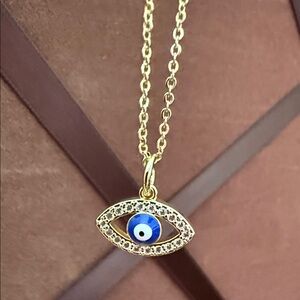 Gold Tones Evil Eye Pendant Necklace 9in length brand new